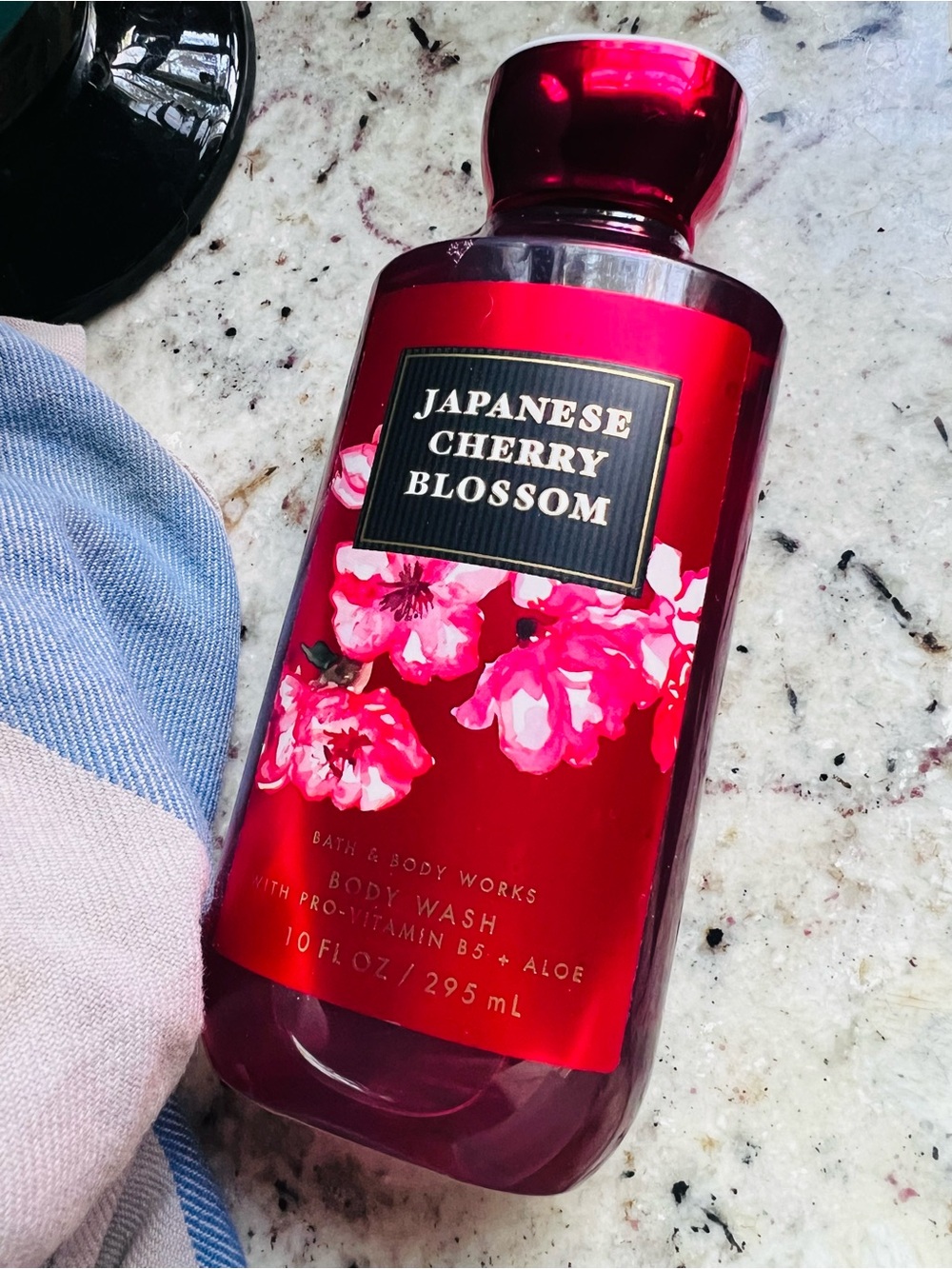 Bath & Body Works Japanese Cherry Blossom Body Wash - Red/Pink NEW